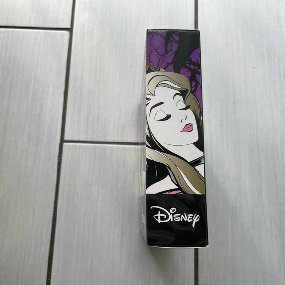 Sleeping beauty 500 piece super cute and entertaining puzzle. Brand new NWOT - Picture 2 of 3